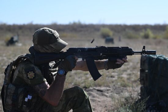 Боевое слаживание бойцов батальона "Каштана" спецназа "Ахмат" в зоне СВО