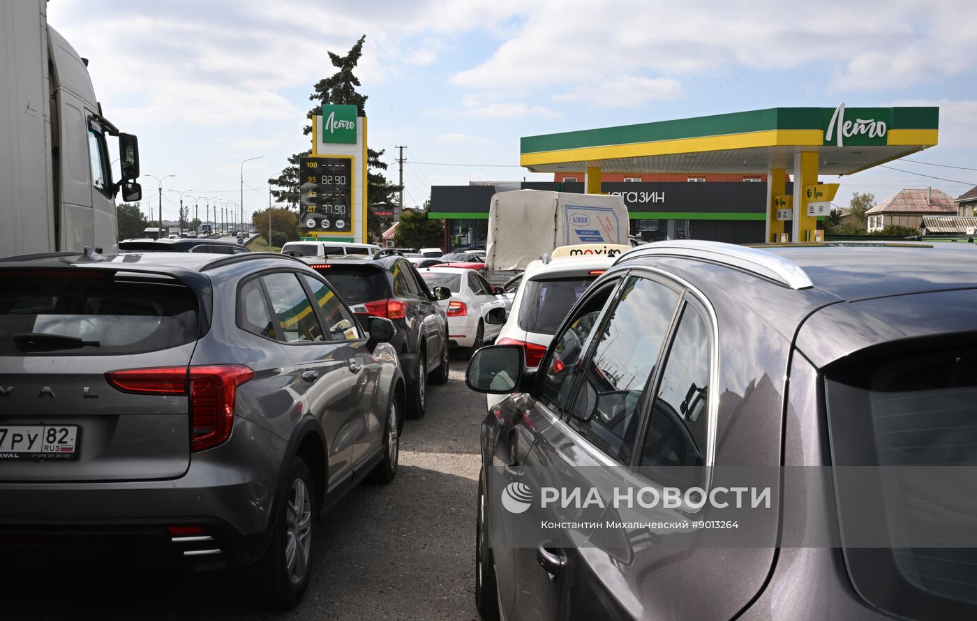 Дефицит бензина в Крыму