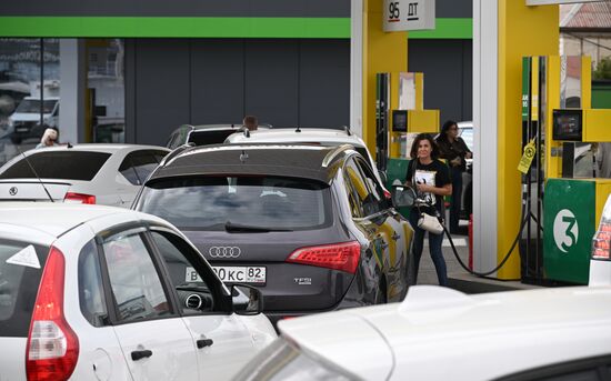 Дефицит бензина в Крыму
