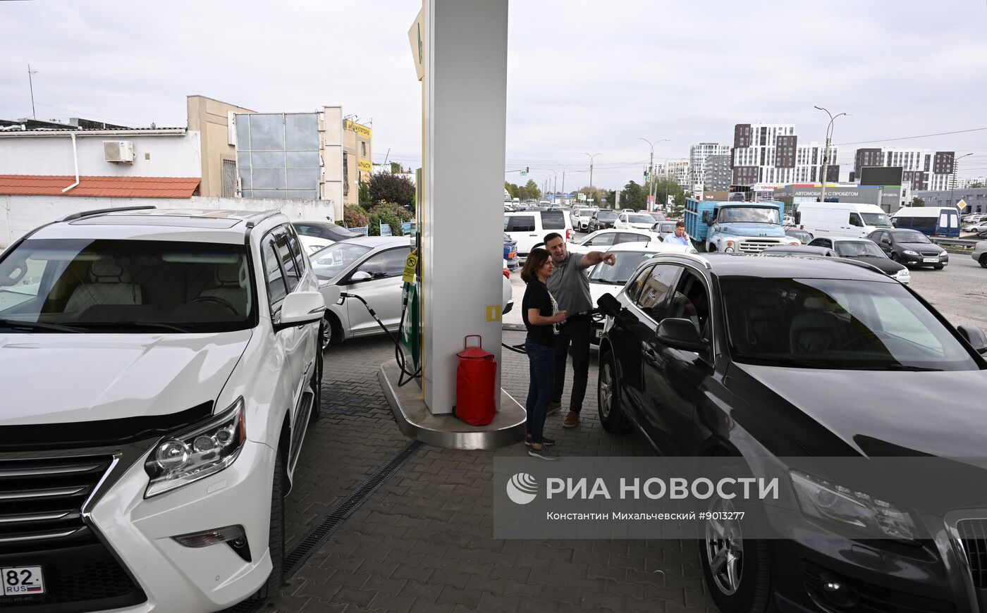 Дефицит бензина в Крыму