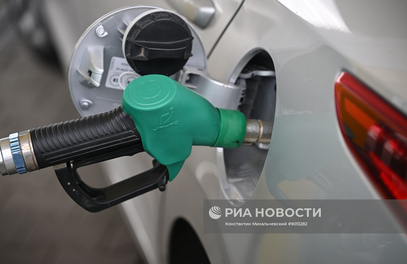 Дефицит бензина в Крыму