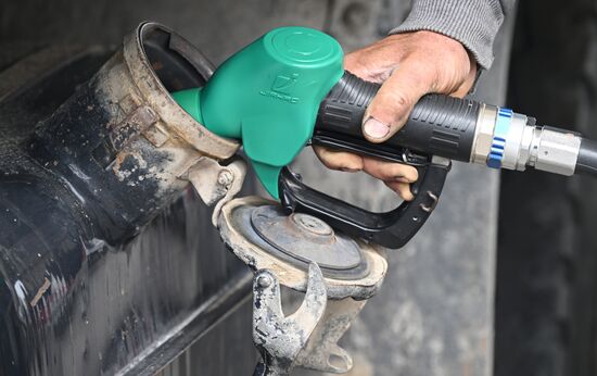 Дефицит бензина в Крыму