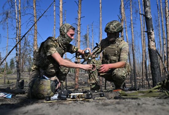 Боевая работа расчета FPV-дронов группировки "Запад" на Краснолиманском направлении СВО