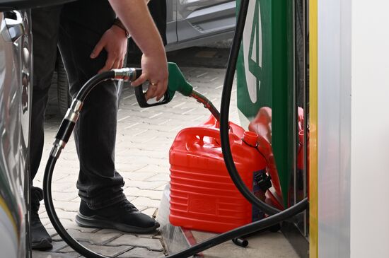 Дефицит бензина в Крыму