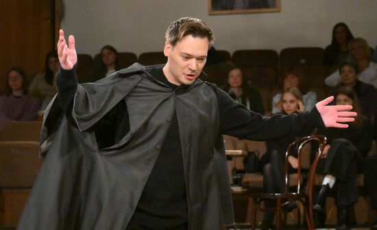 Спектакль "Горе от ума. Открытая репетиция" в театре "Сфера"