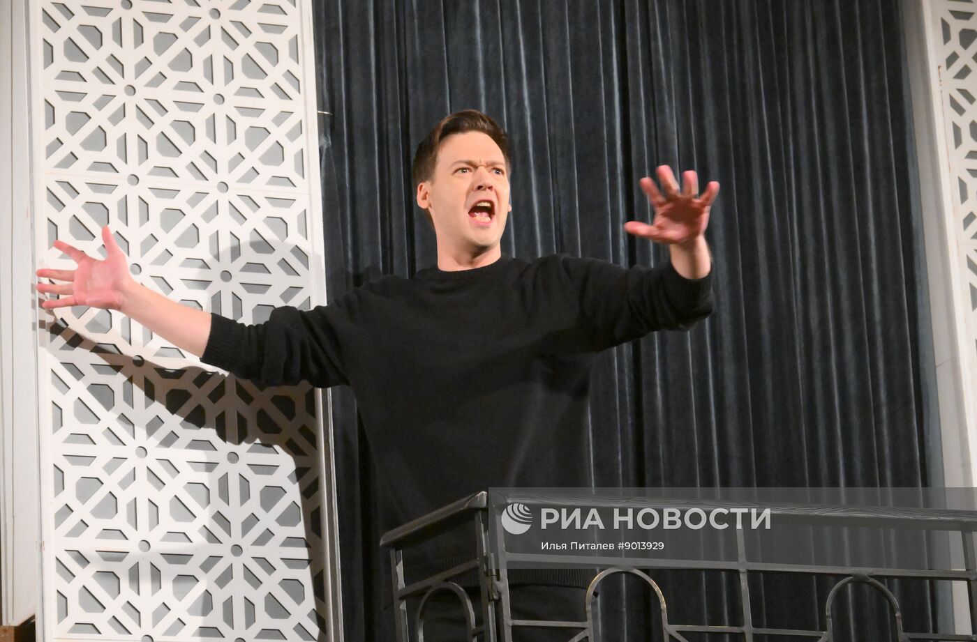 Спектакль "Горе от ума. Открытая репетиция" в театре "Сфера"