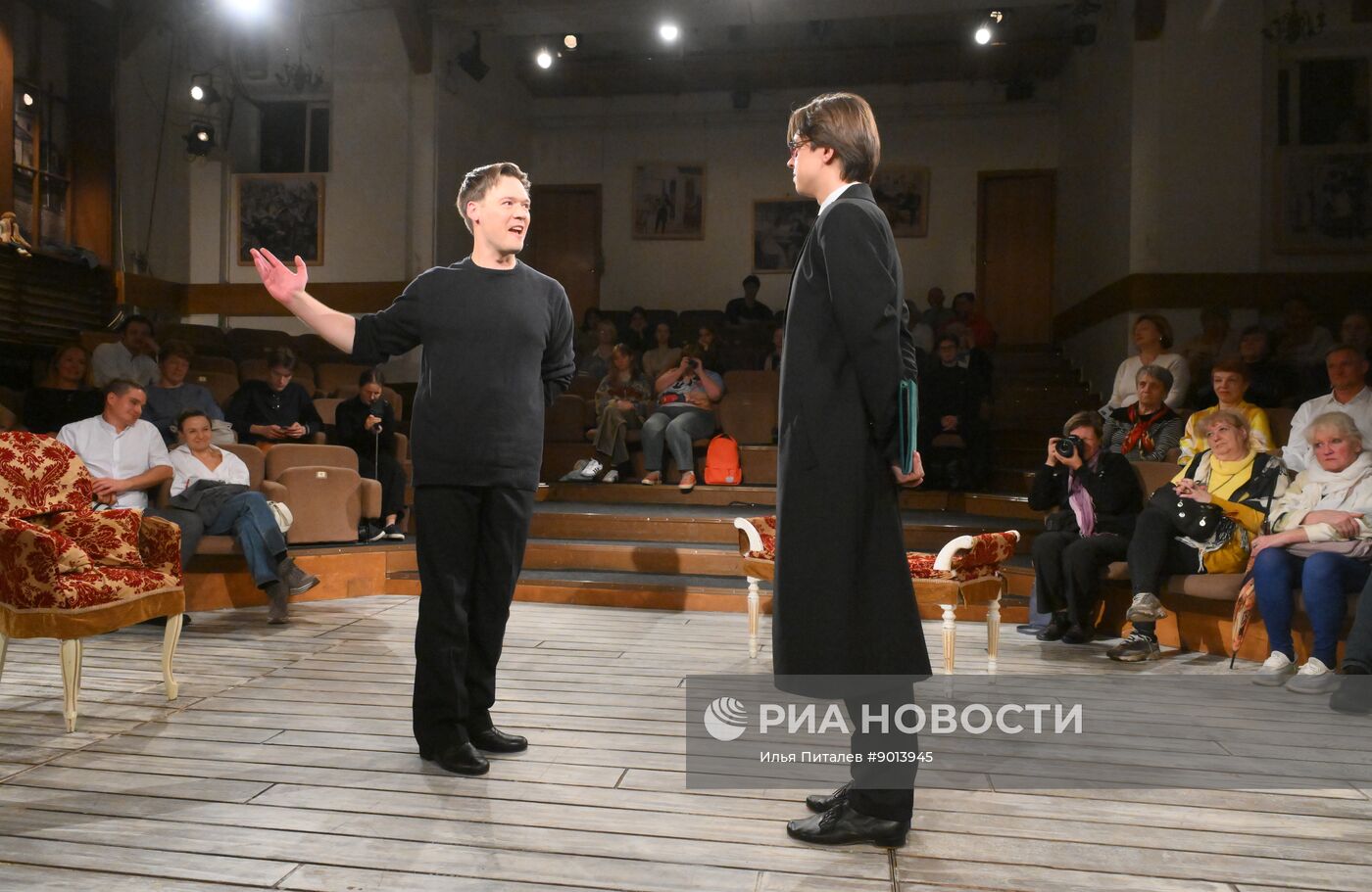 Спектакль "Горе от ума. Открытая репетиция" в театре "Сфера"