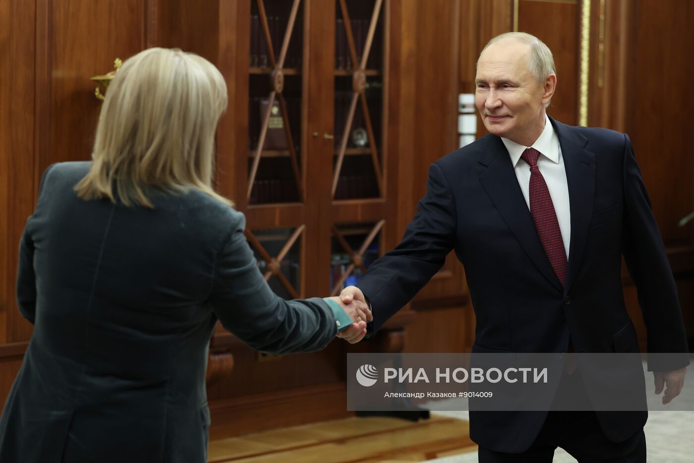 Президент Владимир Путин провел встречу с главой ЦИК Эллой Памфиловой