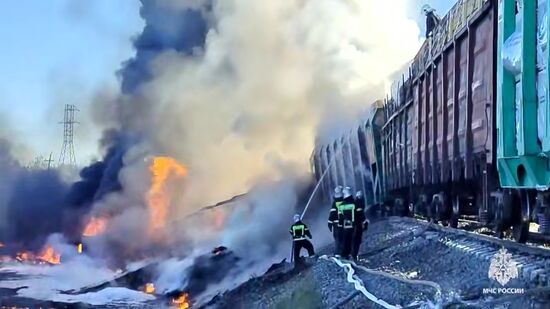 Поезд столкнулся  с грузовиком в Смоленской области