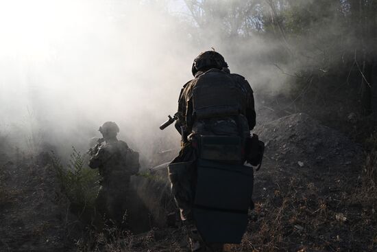 Тренировка штурмовиков группировки войск "Южная" в зоне СВО