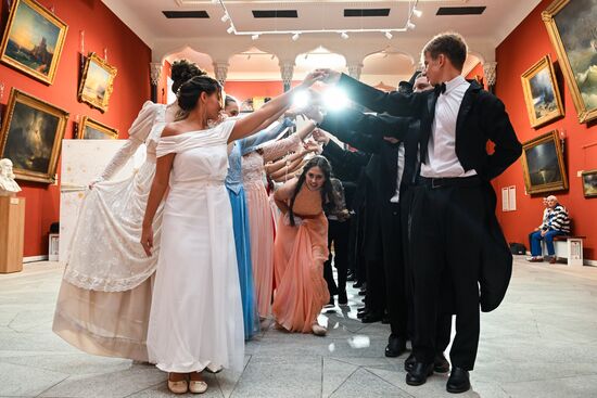 "Бал у Айвазовского" в Крыму