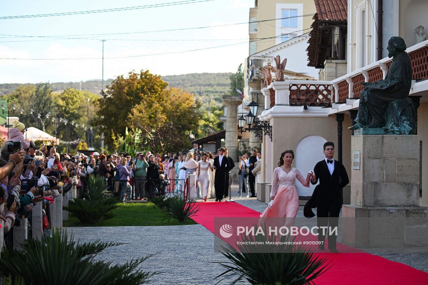 "Бал у Айвазовского" в Крыму