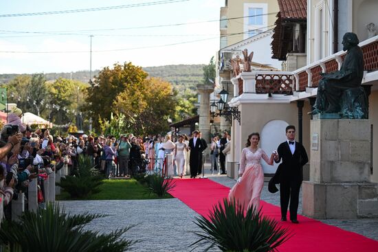 "Бал у Айвазовского" в Крыму