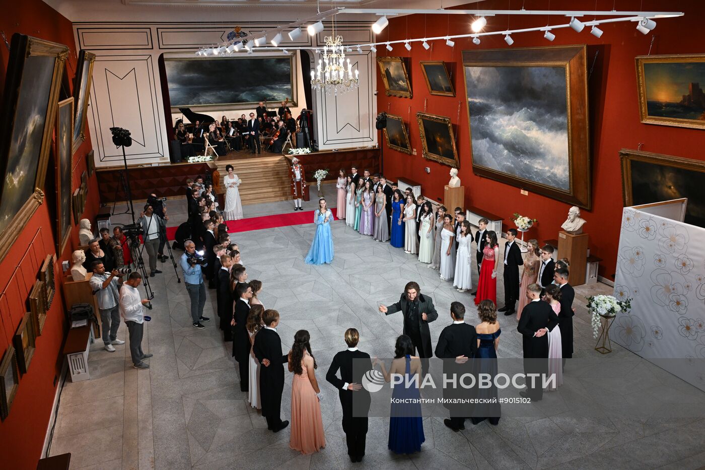 "Бал у Айвазовского" в Крыму