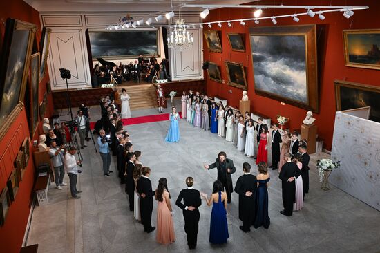 "Бал у Айвазовского" в Крыму