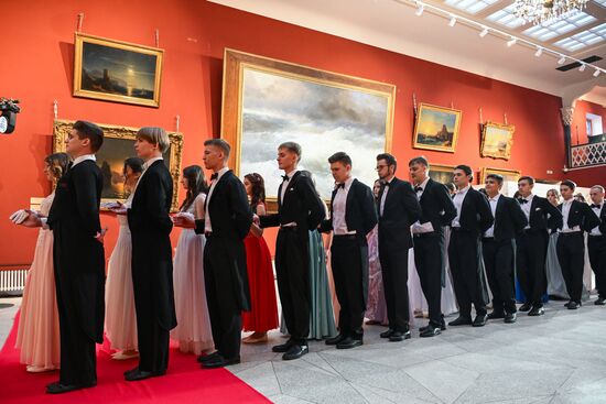 "Бал у Айвазовского" в Крыму