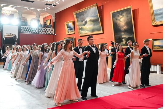 "Бал у Айвазовского" в Крыму