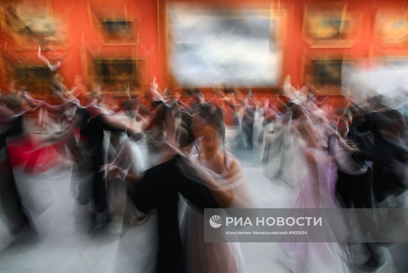 "Бал у Айвазовского" в Крыму