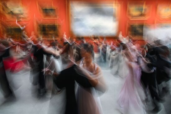 "Бал у Айвазовского" в Крыму