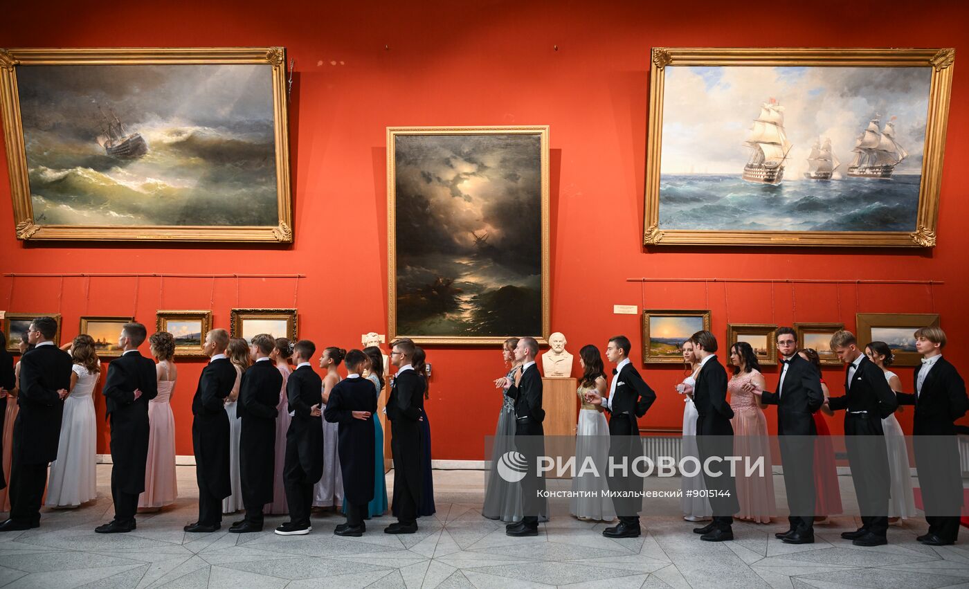 "Бал у Айвазовского" в Крыму