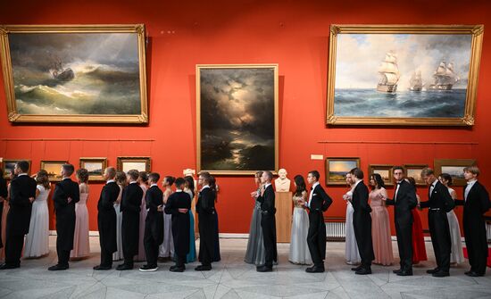 "Бал у Айвазовского" в Крыму