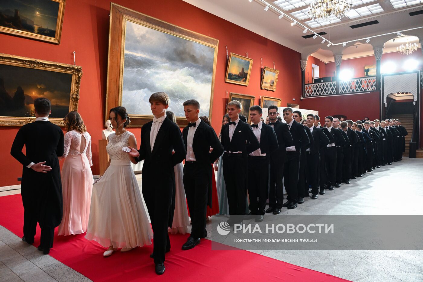 "Бал у Айвазовского" в Крыму