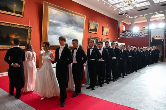 "Бал у Айвазовского" в Крыму