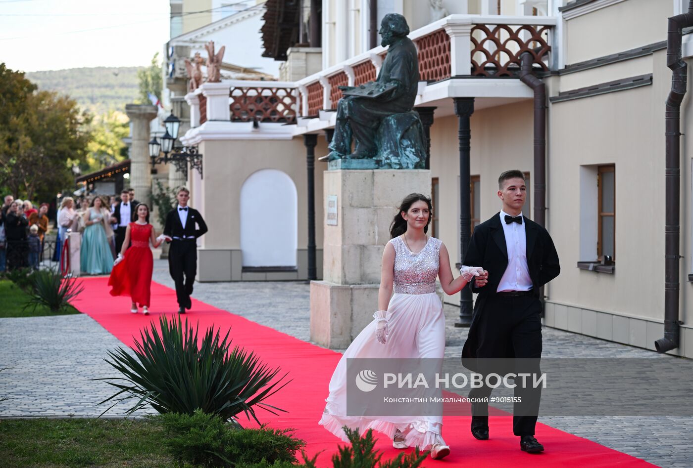 "Бал у Айвазовского" в Крыму