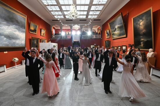 "Бал у Айвазовского" в Крыму