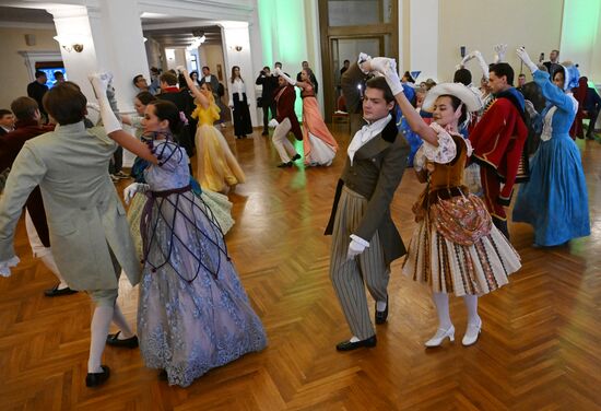 Встреча "Клуба своих" для участников специальной военной операции в Театре Российской Армии