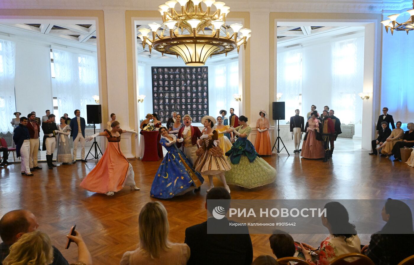 Встреча "Клуба своих" для участников специальной военной операции в Театре Российской Армии