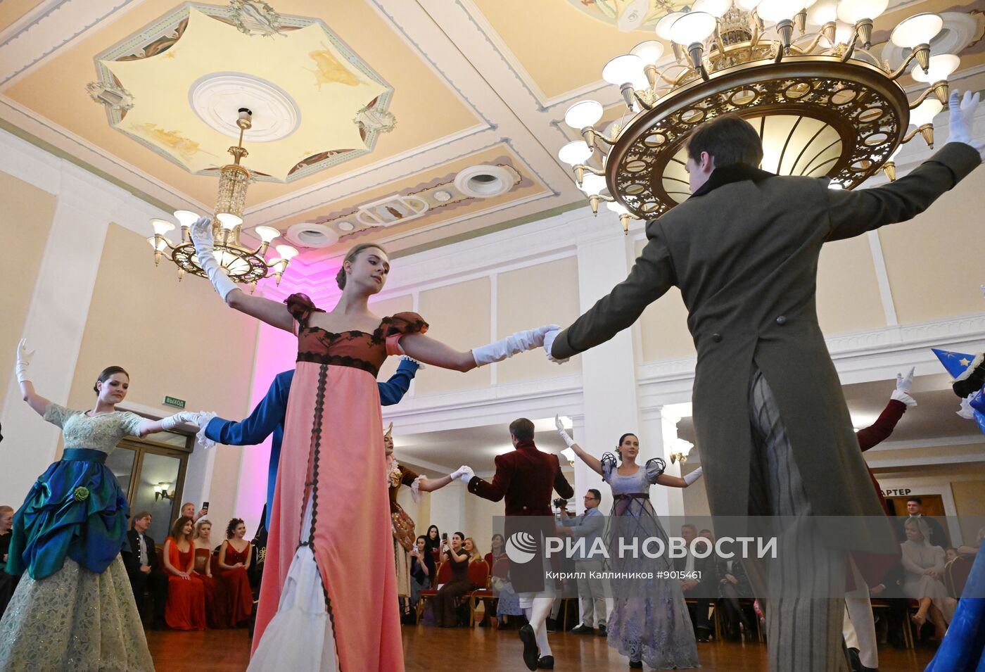 Встреча "Клуба своих" для участников специальной военной операции в Театре Российской Армии