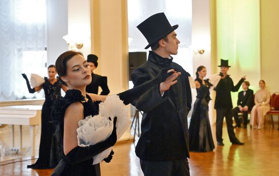 Встреча "Клуба своих" для участников специальной военной операции в Театре Российской Армии