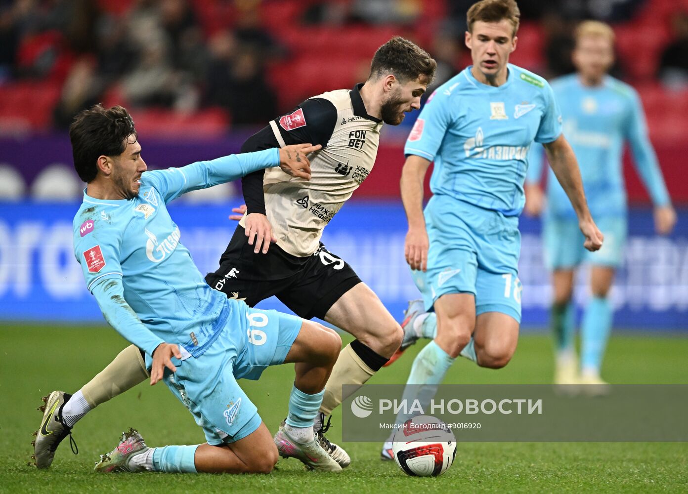 Футбол. Кубок России. "Рубин" (Казань) - "Зенит" (Санкт-Петербург)