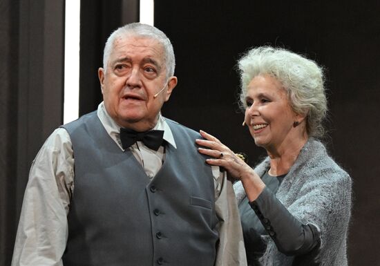 Спектакль "Скучная история" в театре Маяковского