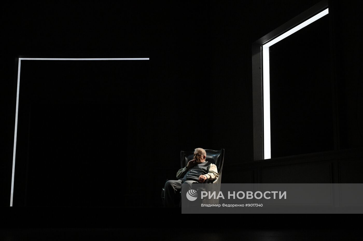 Спектакль "Скучная история" в театре Маяковского