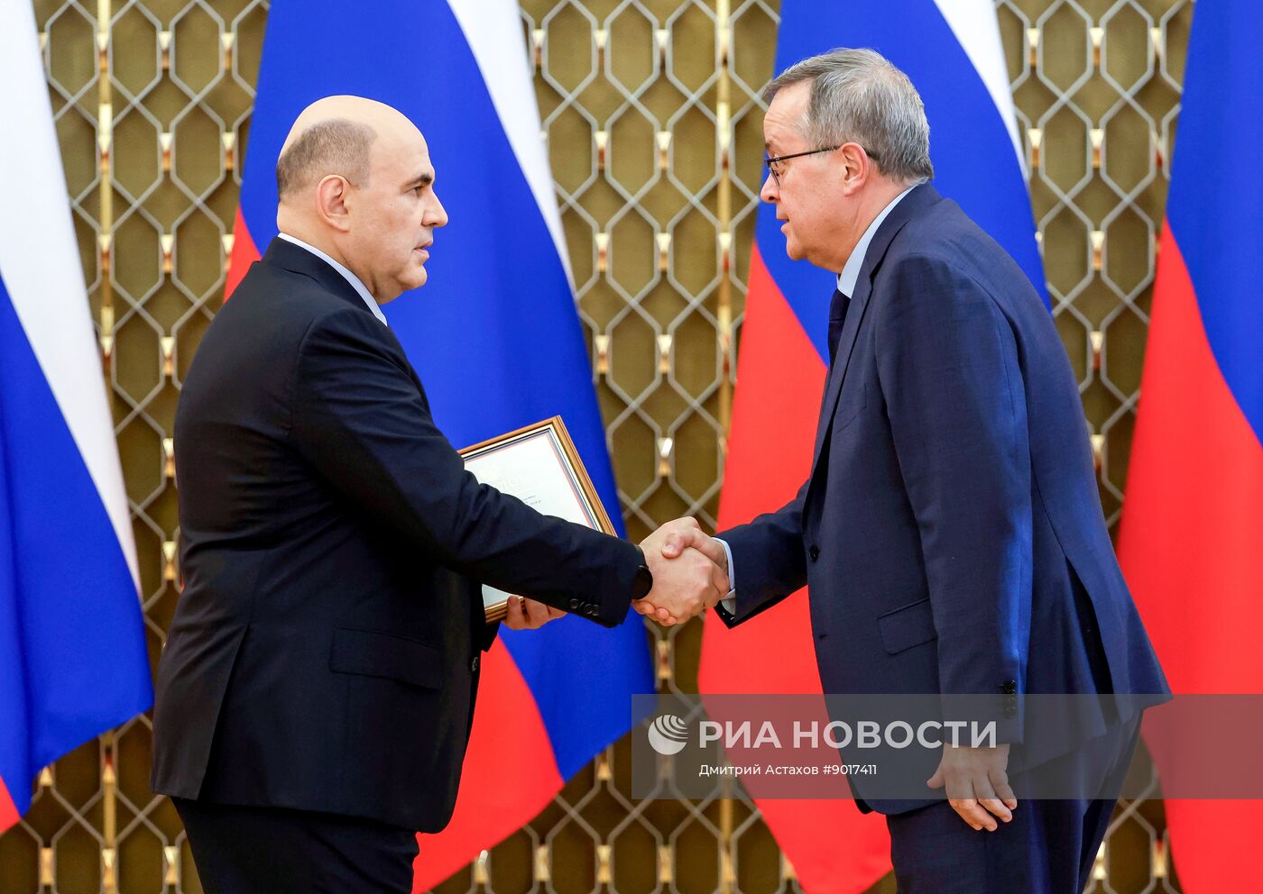 Премьер-министр РФ Михаил Мишустин вручил премии правительства РФ в области образования