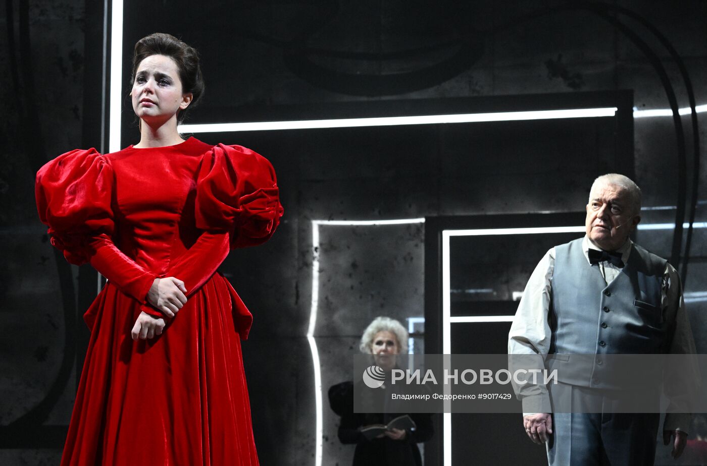 Спектакль "Скучная история" в театре Маяковского