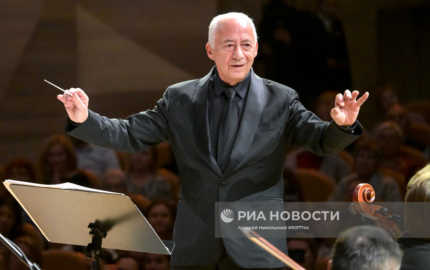 Международный фестиваль "Москва встречает друзей"