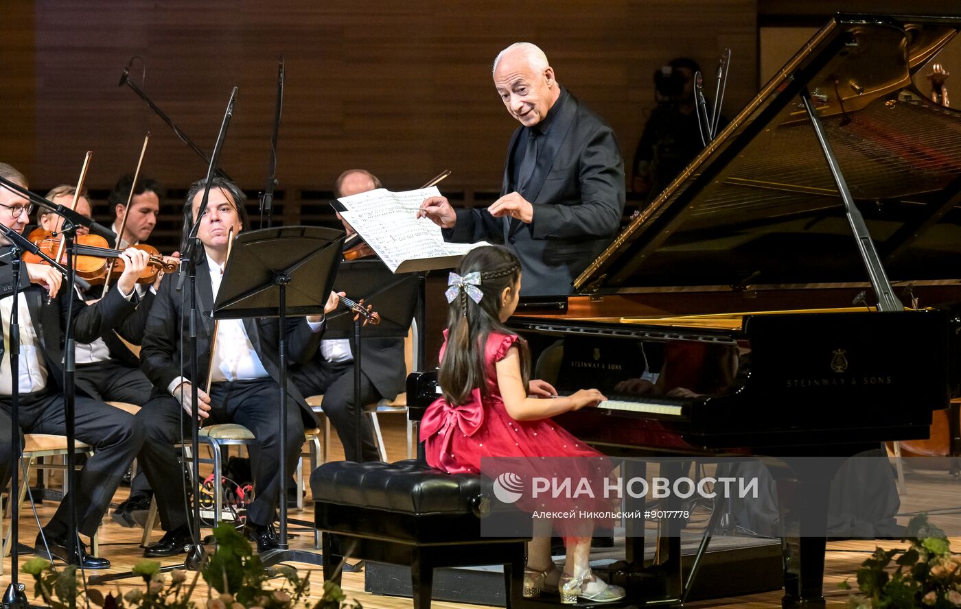 Международный фестиваль "Москва встречает друзей"