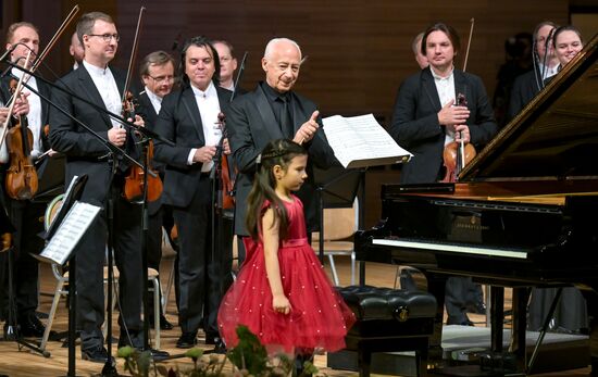 Международный фестиваль "Москва встречает друзей"