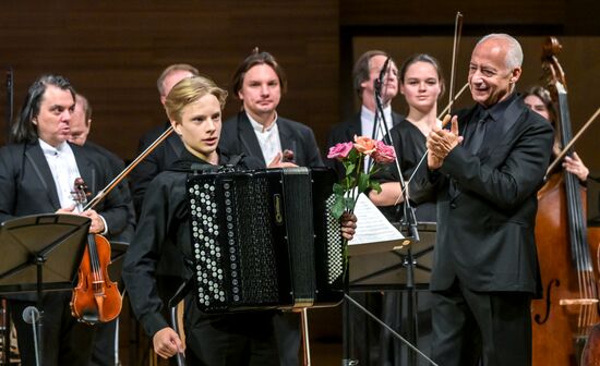 Международный фестиваль "Москва встречает друзей"