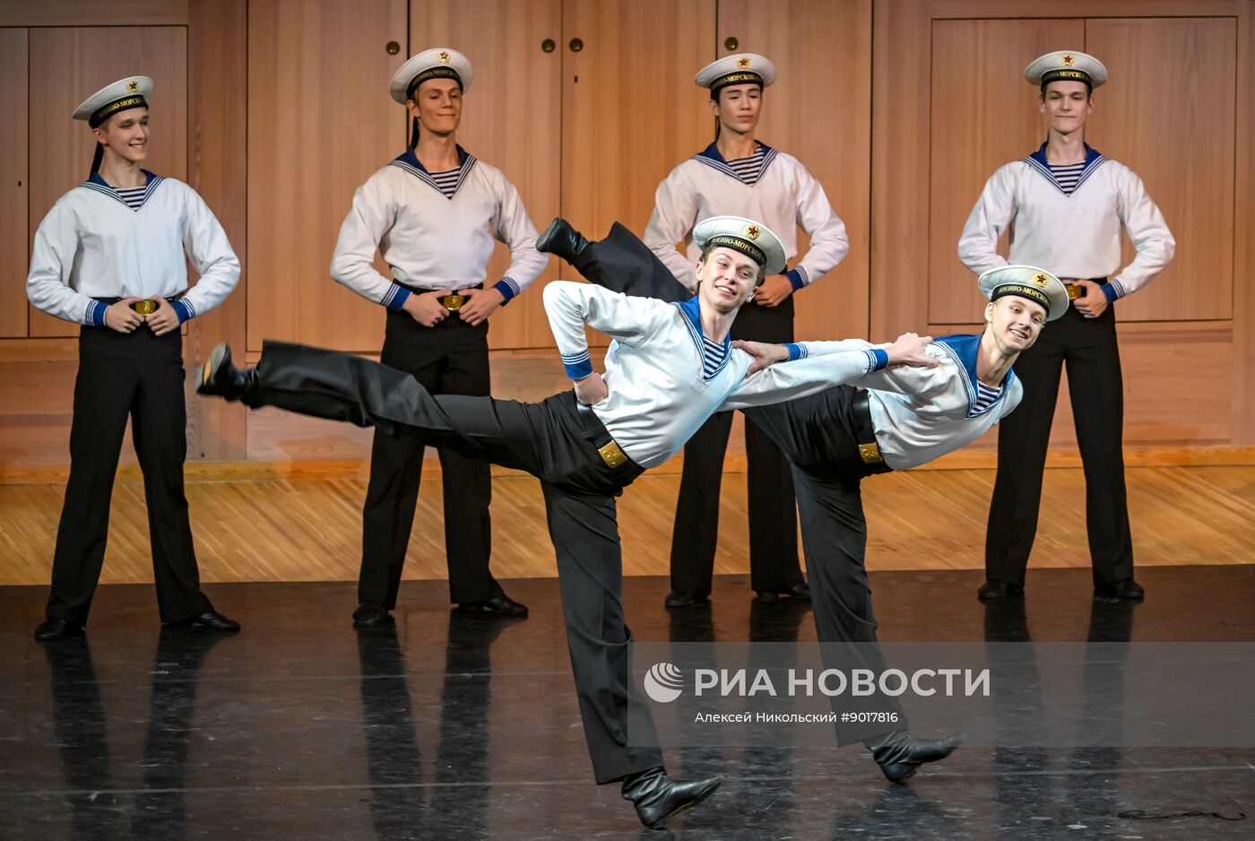 Международный фестиваль "Москва встречает друзей"