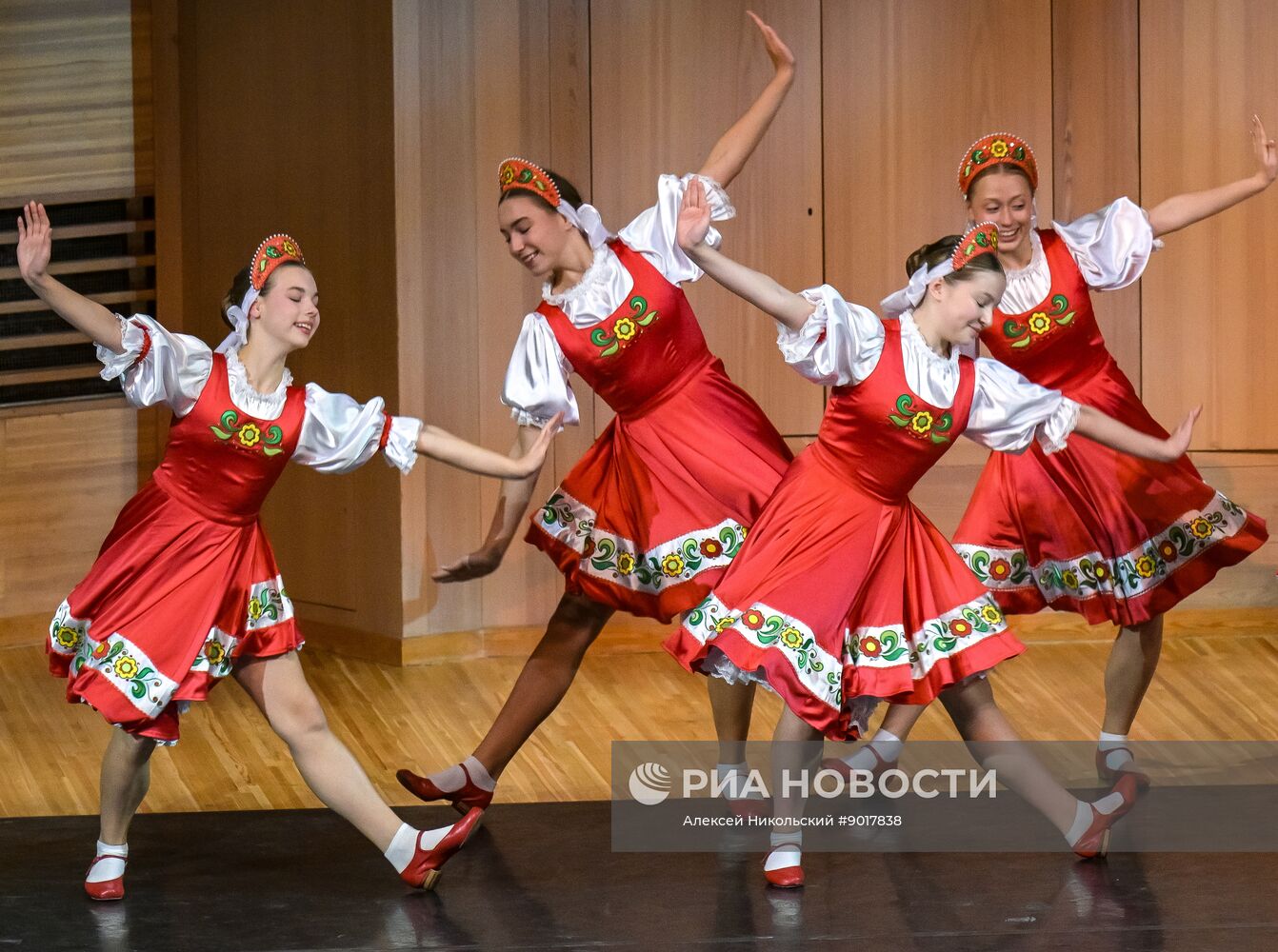 Международный фестиваль "Москва встречает друзей"