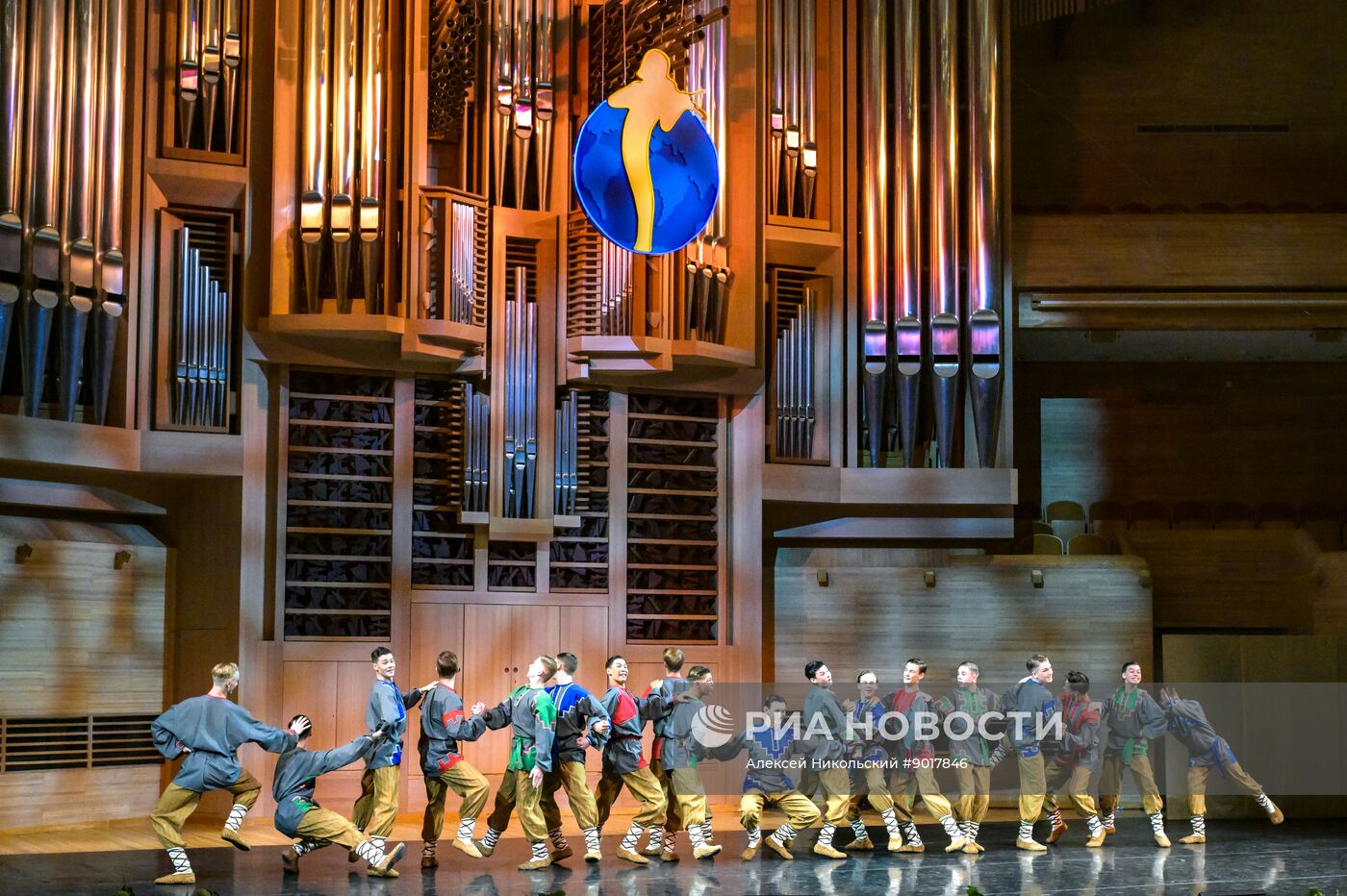 Международный фестиваль "Москва встречает друзей"