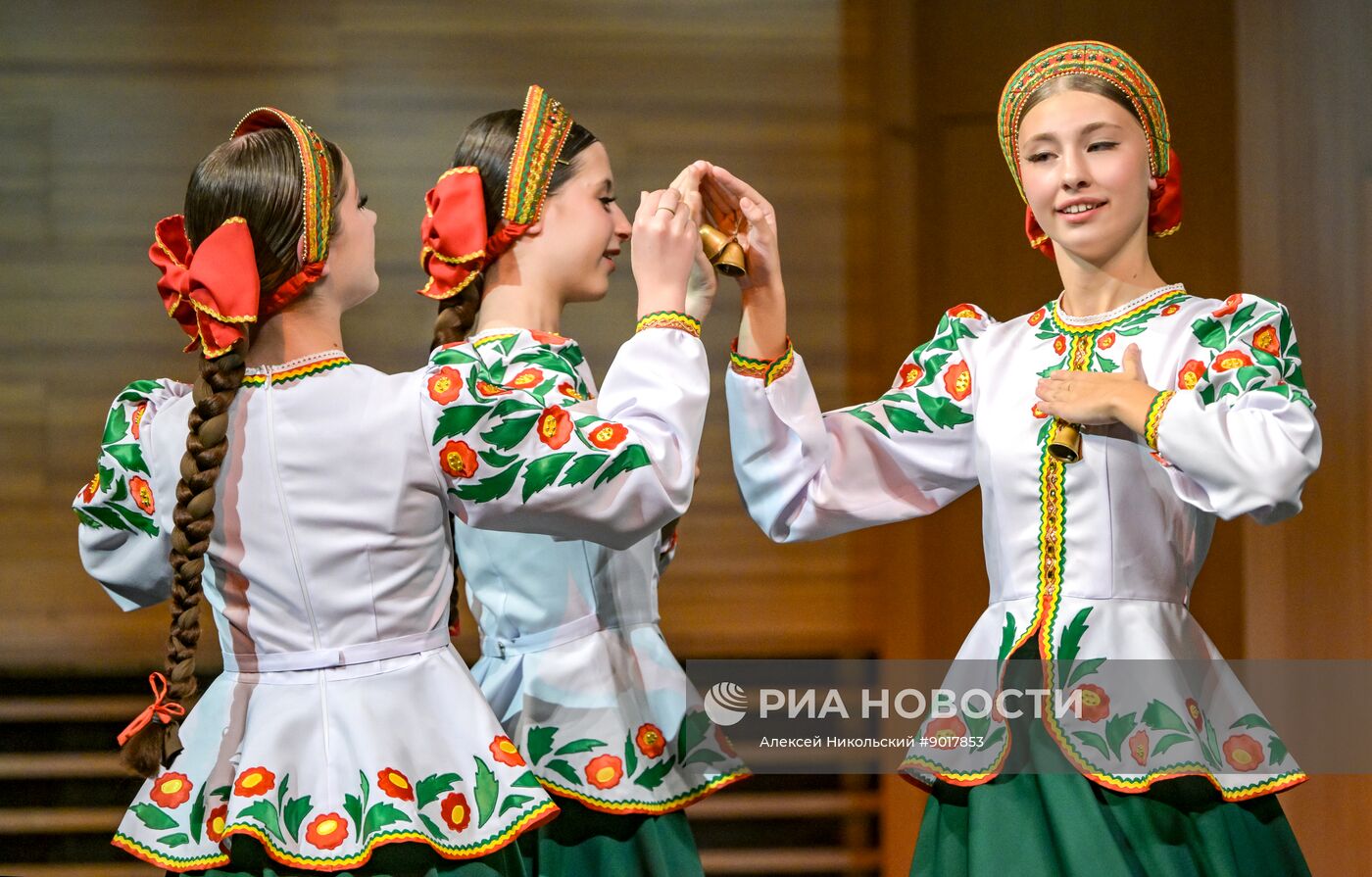 Международный фестиваль "Москва встречает друзей"