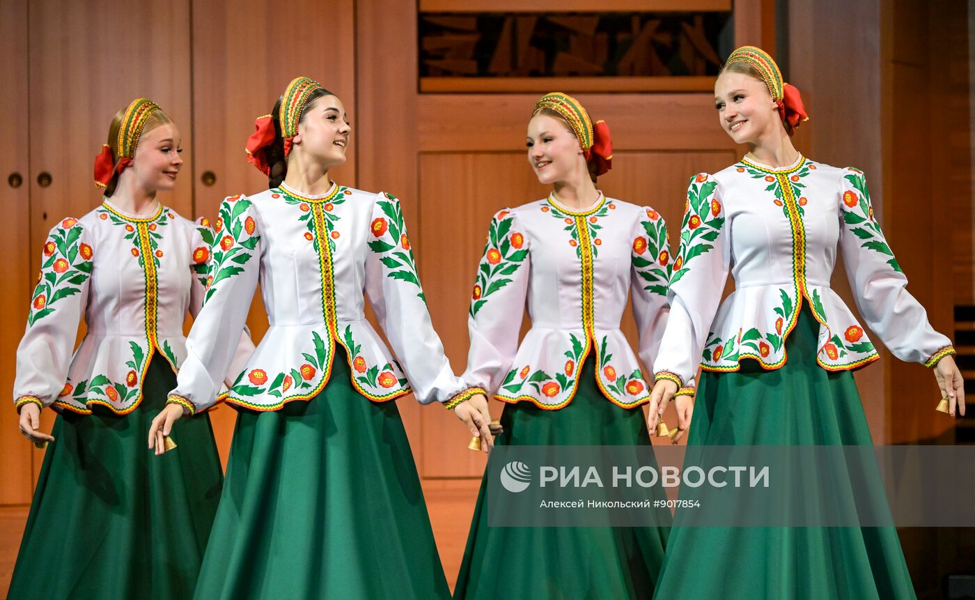 Международный фестиваль "Москва встречает друзей"