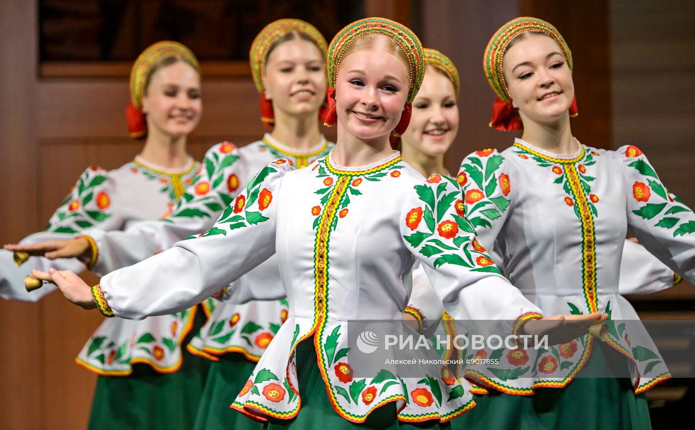 Международный фестиваль "Москва встречает друзей"