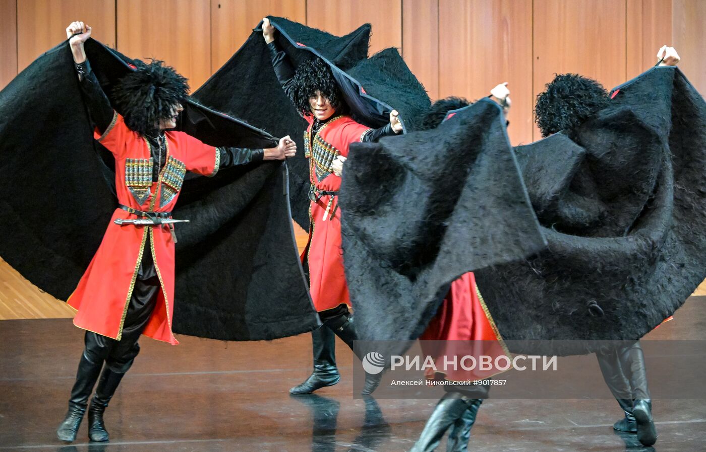 Международный фестиваль "Москва встречает друзей"