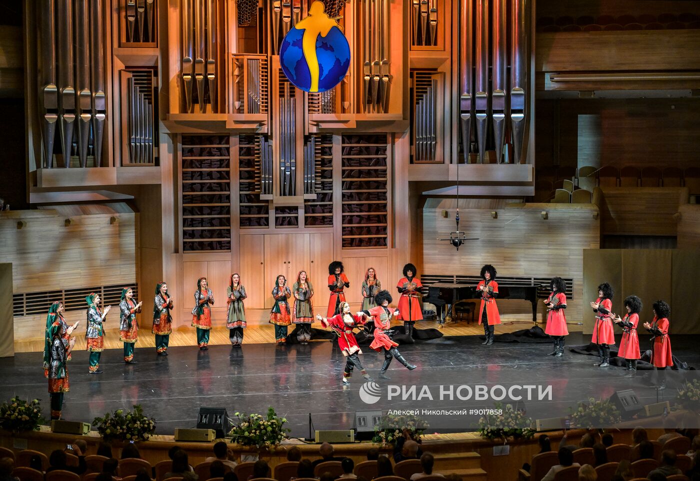 Международный фестиваль "Москва встречает друзей"